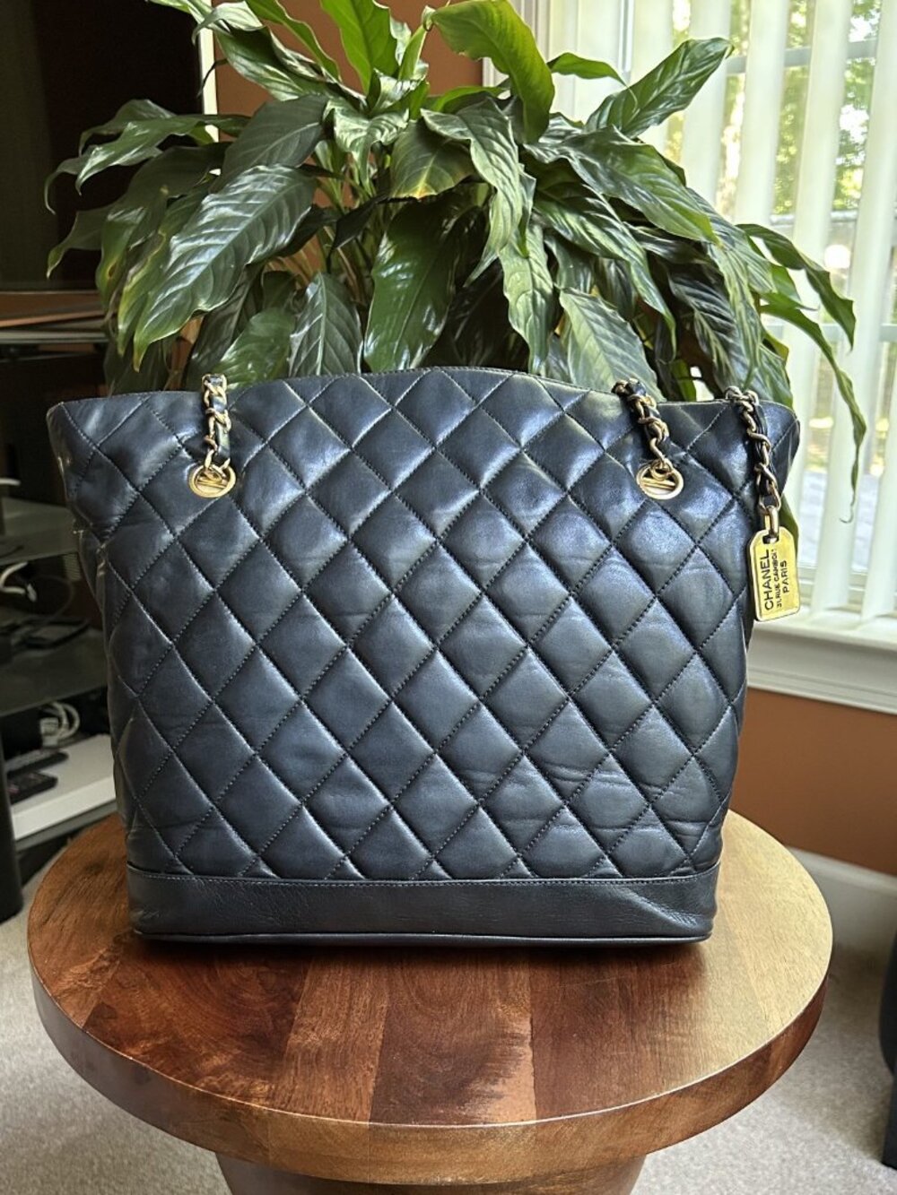 CHANEL Quilted Lambskin Shoulder Bag, Black - Picture 5 of 16